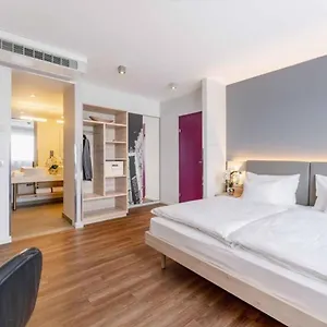 **** Hotel Plaza Gasometer Österreich